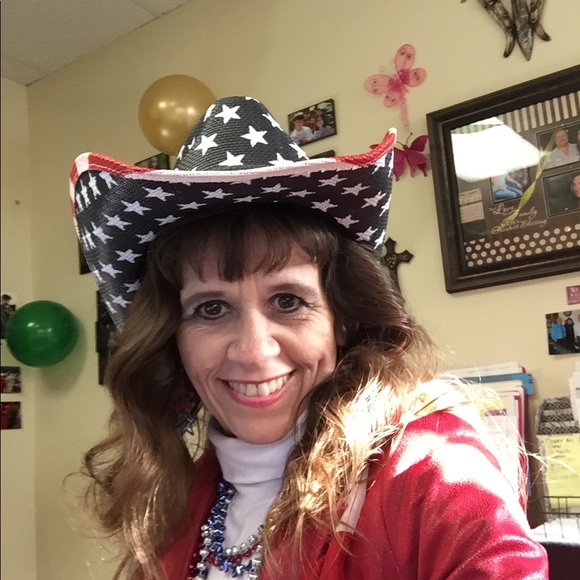 COMMENTS FULL!!!  Meet your Posher, Yvonne - Picture 3 of 4